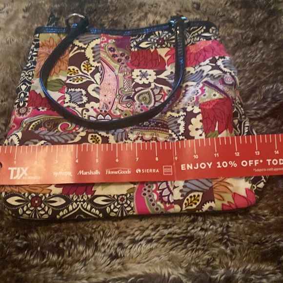 Vera Bradley, patchwork, quilted bag with faux patent leather - Picture 5 of 6
